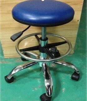 Esd-Schemel-Stuhl Schaum PUs lederner, ergonomischer Aufgaben-Schemel für Elektronik