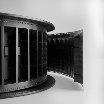 Polystyrol-PS-Verpackungslösung Schwarzes oder durchsichtiges geprägtes Filmband mit 10E5 oder NO