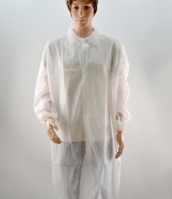 Reinraum-Wegwerfnicht gesponnener Laborkittel SMS Breathable mit elastischer Stulpe