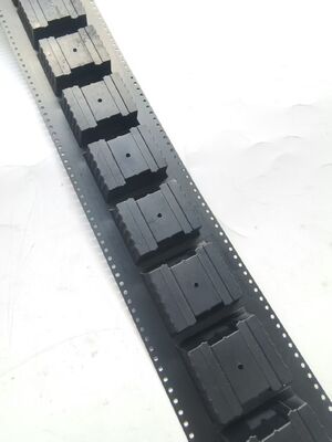 Aufgeprägtes Trägerband für SMD-LEDs mit verstellbarer Taschentiefe.